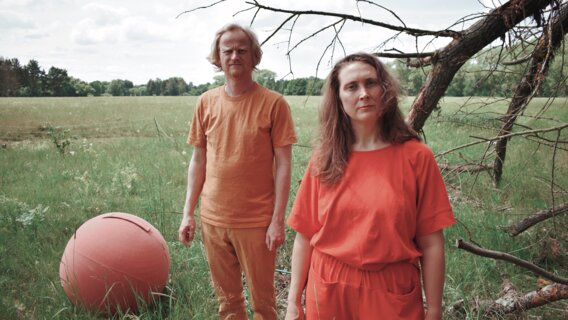 DVA - Říkají o nás, že jsme veselí hipíci