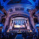 Slavnostní koncert hollywoodských hvězd ve Smetanově Síni Obecního domu v roce 2025